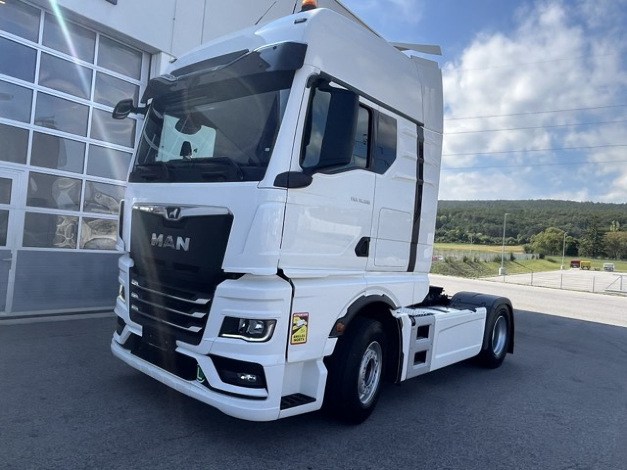 MAN TGX 18.510 4x2 BL SA Euro6 Retarder Klima ZV - Gjysmë-kamion: foto 1 MAN TGX 18.510 4x2 BL SA Euro6 Retarder Klima ZV - Gjysmë-kamion: foto 1