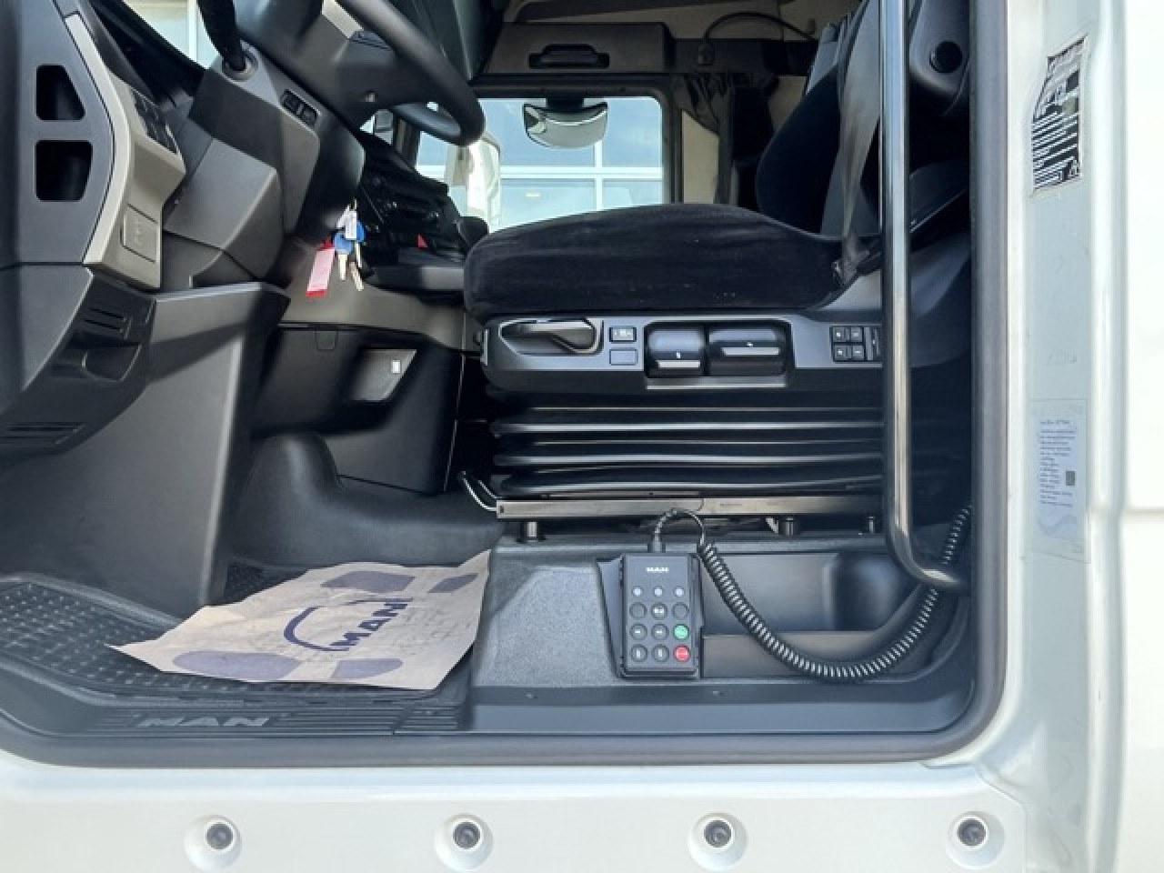 Gjysmë-kamion MAN TGX 18.510 4x2 BL SA Euro6 Retarder Klima ZV: foto 14 Gjysmë-kamion MAN TGX 18.510 4x2 BL SA Euro6 Retarder Klima ZV: foto 14