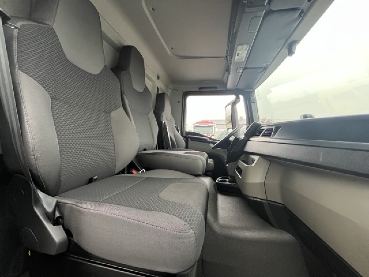 MAN TGL 12.250 4x2 BL CH Euro6 Klima AHK Luftfeder ZV - Kamion vagonetë: foto 3 MAN TGL 12.250 4x2 BL CH Euro6 Klima AHK Luftfeder ZV - Kamion vagonetë: foto 3