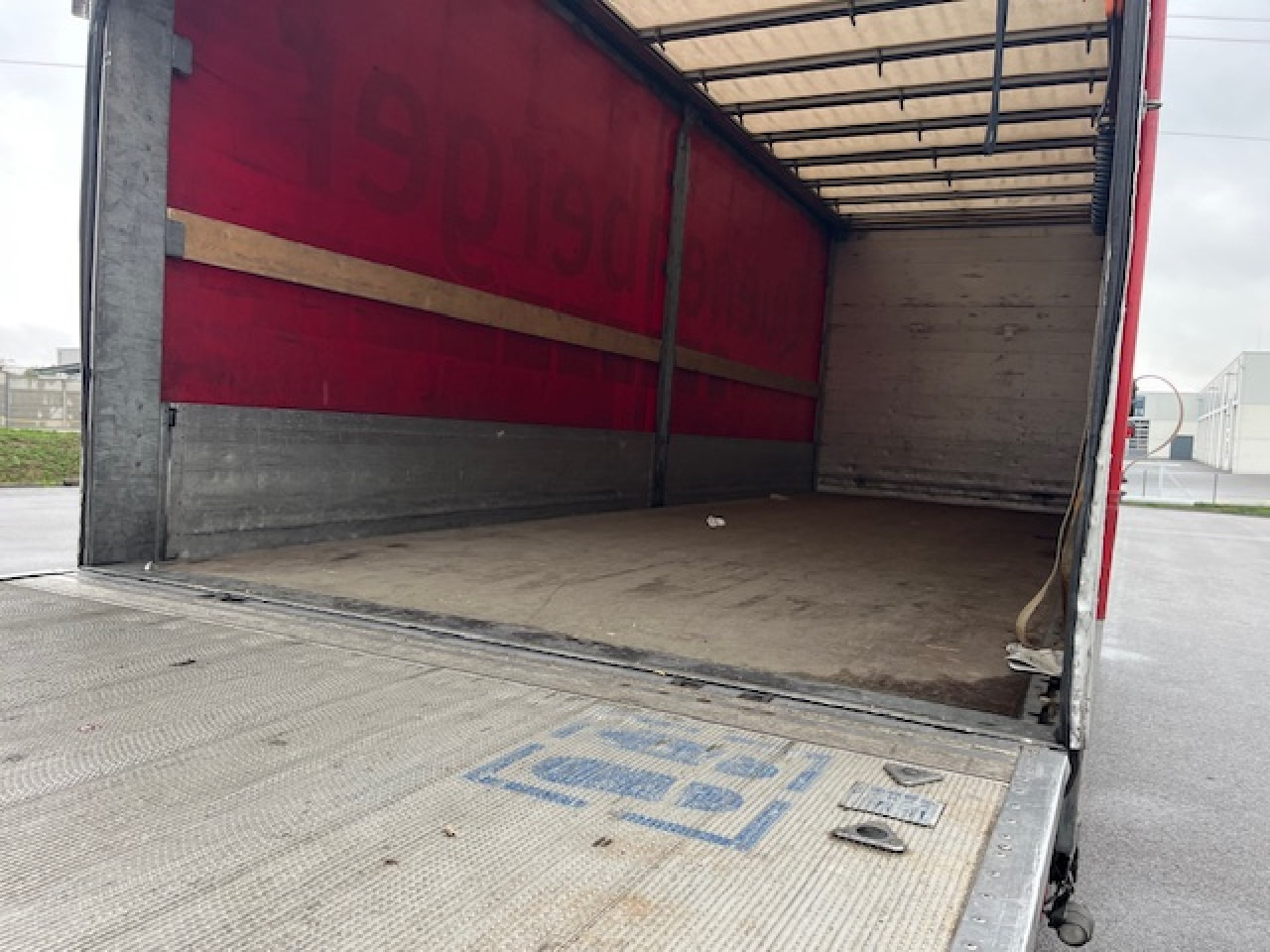 MAN TGM 18.320 4x2 BL Durchladbar - mit Tandemhänger - Kamion me tendë: foto 3 MAN TGM 18.320 4x2 BL Durchladbar - mit Tandemhänger - Kamion me tendë: foto 3