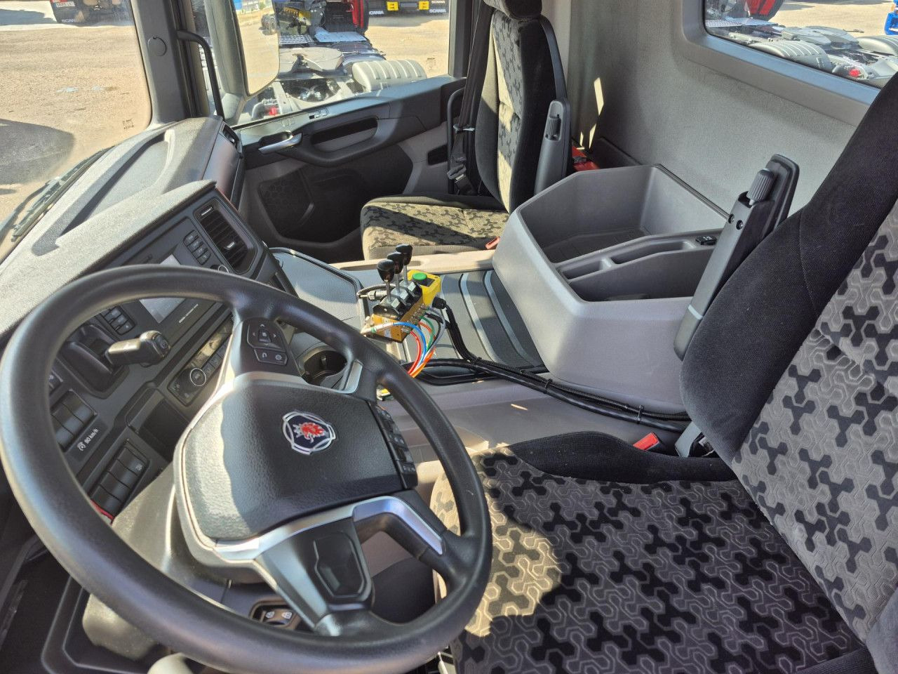 Scania P 340 - Gjysmë-kamion: foto 5 Scania P 340 - Gjysmë-kamion: foto 5