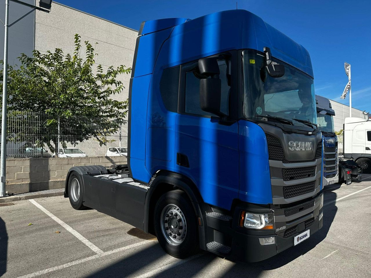 Scania R 450 - Gjysmë-kamion: foto 3 Scania R 450 - Gjysmë-kamion: foto 3