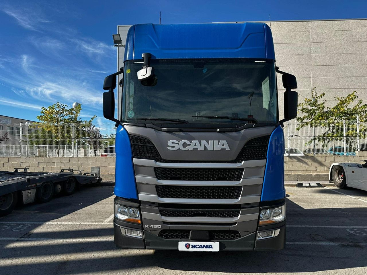 Scania R 450 - Gjysmë-kamion: foto 2 Scania R 450 - Gjysmë-kamion: foto 2