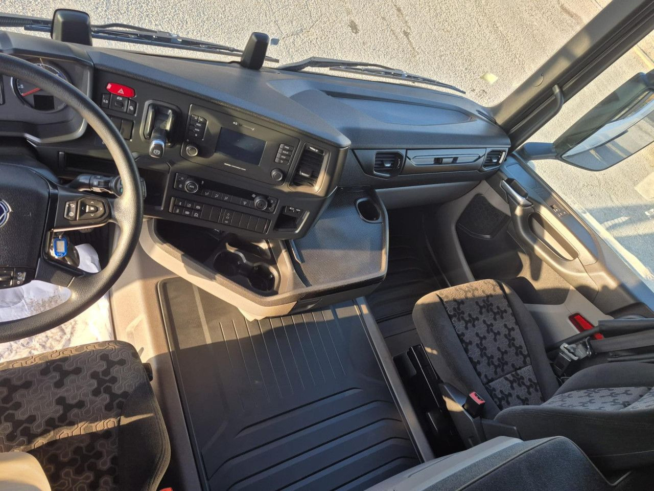 Scania R 590 - Gjysmë-kamion: foto 5 Scania R 590 - Gjysmë-kamion: foto 5