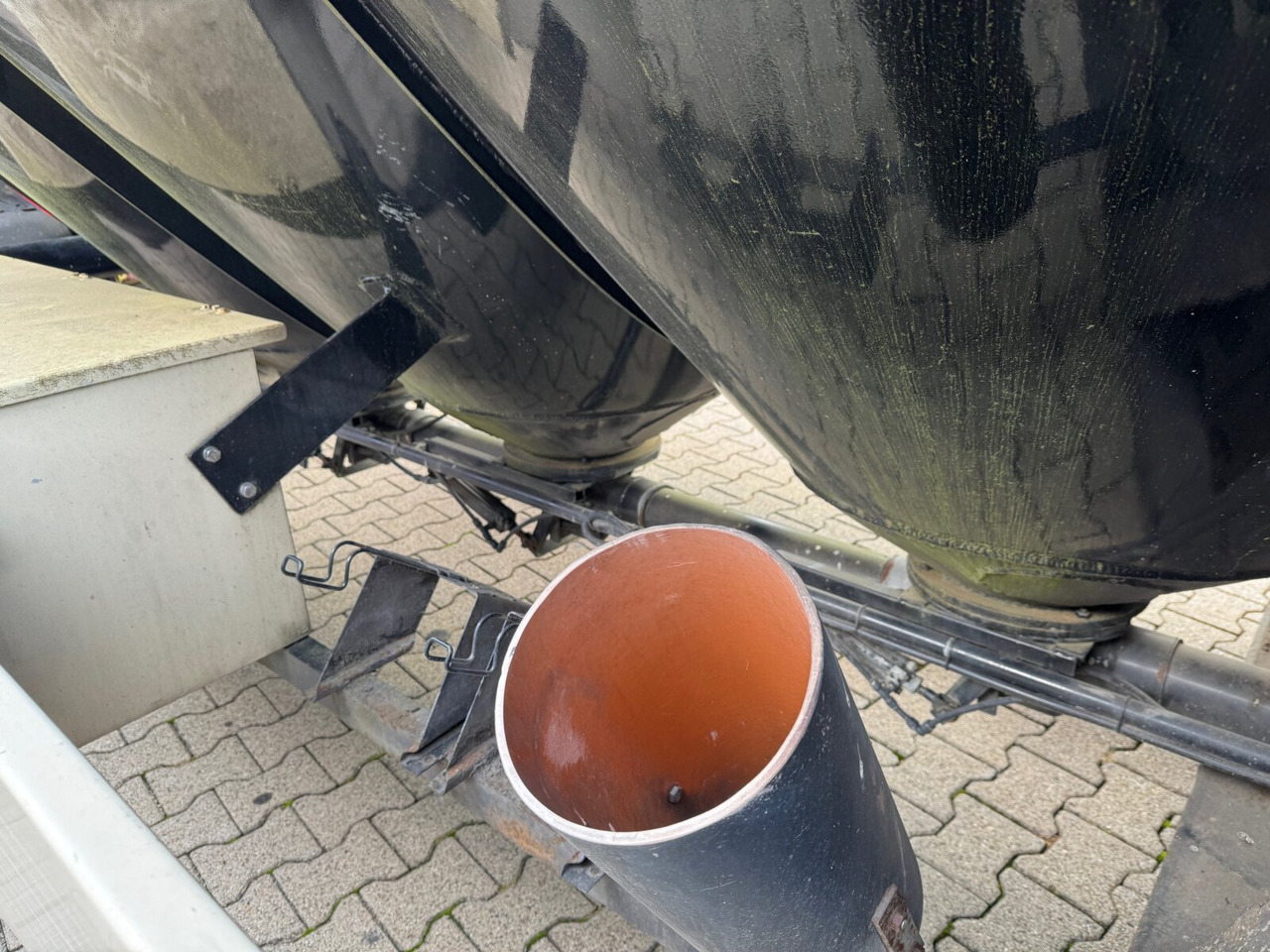 97WSL 33-24 Siloauflieger Welgro 97WSL 33-24 Siloauflieger, Lenkachse, 8 Kammern, ca. 51m³ - Gjysmë rimorkio silo: foto 2 97WSL 33-24 Siloauflieger Welgro 97WSL 33-24 Siloauflieger, Lenkachse, 8 Kammern, ca. 51m³ - Gjysmë rimorkio silo: foto 2