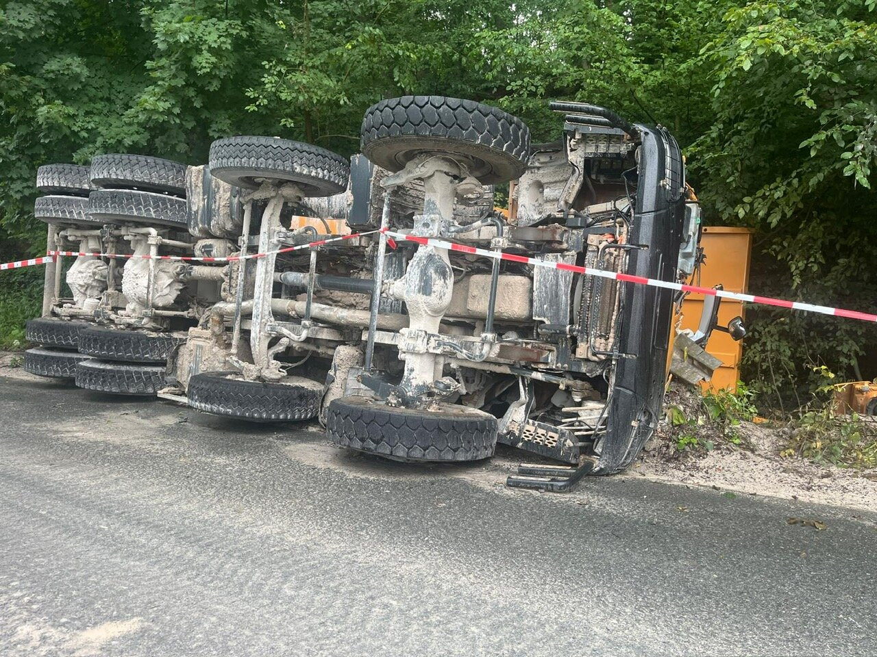 ASTRA HD9 86.50-90 8x6 ASTRA HD9 86.50-90 8x6, Unfallschaden, Cursor 13 - Kamion kabinë-shasi: foto 2 ASTRA HD9 86.50-90 8x6 ASTRA HD9 86.50-90 8x6, Unfallschaden, Cursor 13 - Kamion kabinë-shasi: foto 2