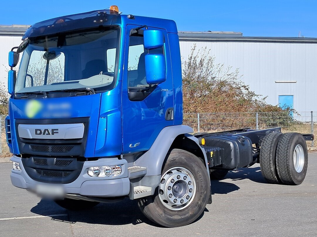 DAF LF 290 FA 4x2 LF 290 FA 4x2, Nebenantrieb, Navi - Kamion kabinë-shasi: foto 1 DAF LF 290 FA 4x2 LF 290 FA 4x2, Nebenantrieb, Navi - Kamion kabinë-shasi: foto 1