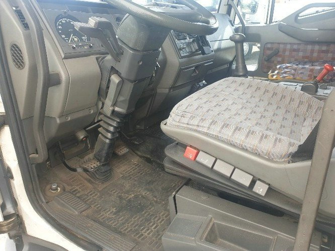 Euro Cargo ML 75E14 4x2 Euro Cargo ML 75E14 4x2 Getränkewagen, 6-Zylinder-Motor - Kamion vagonetë: foto 2 Euro Cargo ML 75E14 4x2 Euro Cargo ML 75E14 4x2 Getränkewagen, 6-Zylinder-Motor - Kamion vagonetë: foto 2