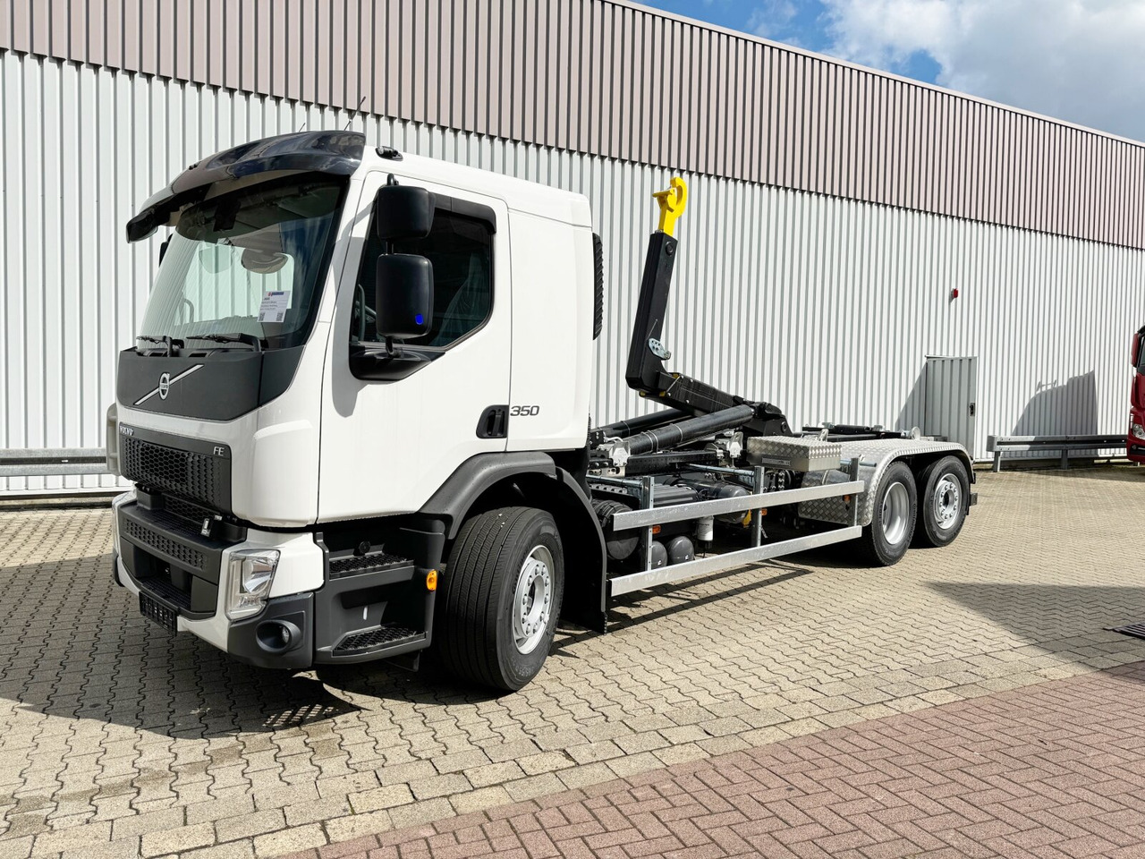 FE 350 6x2-4 FE 350/380 6x2-4, Lenk-/Liftachse - Kamion kabinë-shasi: foto 1 FE 350 6x2-4 FE 350/380 6x2-4, Lenk-/Liftachse - Kamion kabinë-shasi: foto 1