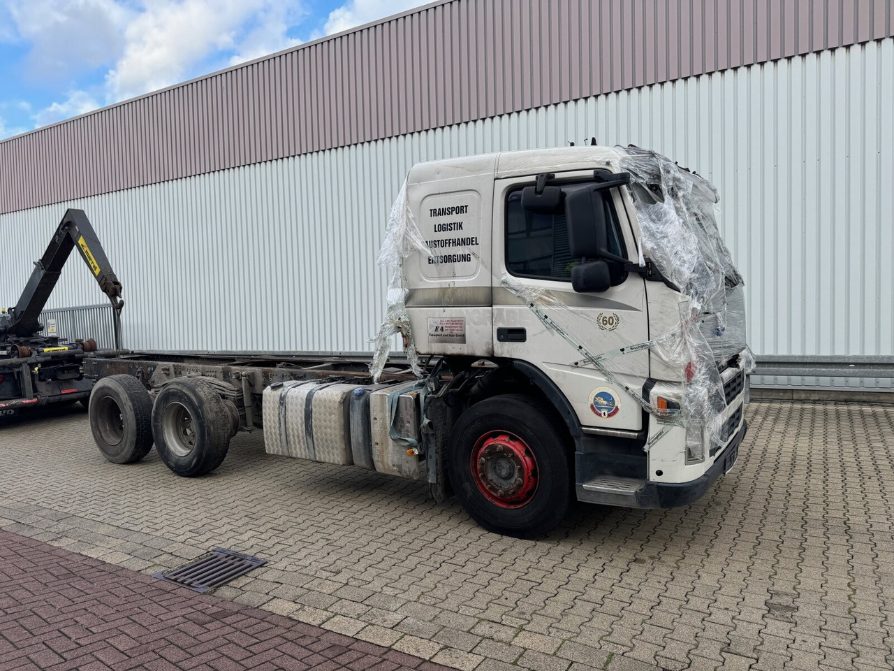 FM 380 6x4 R mit Brandschaden FM 380 6x4 R mit Brandschaden - Kamion vetëshkarkues: foto 1 FM 380 6x4 R mit Brandschaden FM 380 6x4 R mit Brandschaden - Kamion vetëshkarkues: foto 1