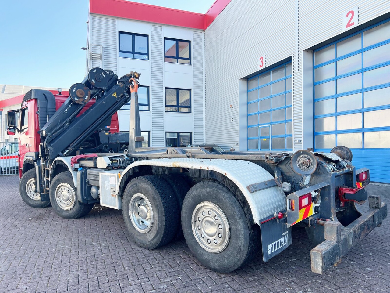 FM 460 8x2-6 FM 460 8x2-6, Lenk-/Liftachse, Kran HMF 2020-K4, Funk - Kamion vetëngarkues, Kamion me vinç: foto 2 FM 460 8x2-6 FM 460 8x2-6, Lenk-/Liftachse, Kran HMF 2020-K4, Funk - Kamion vetëngarkues, Kamion me vinç: foto 2