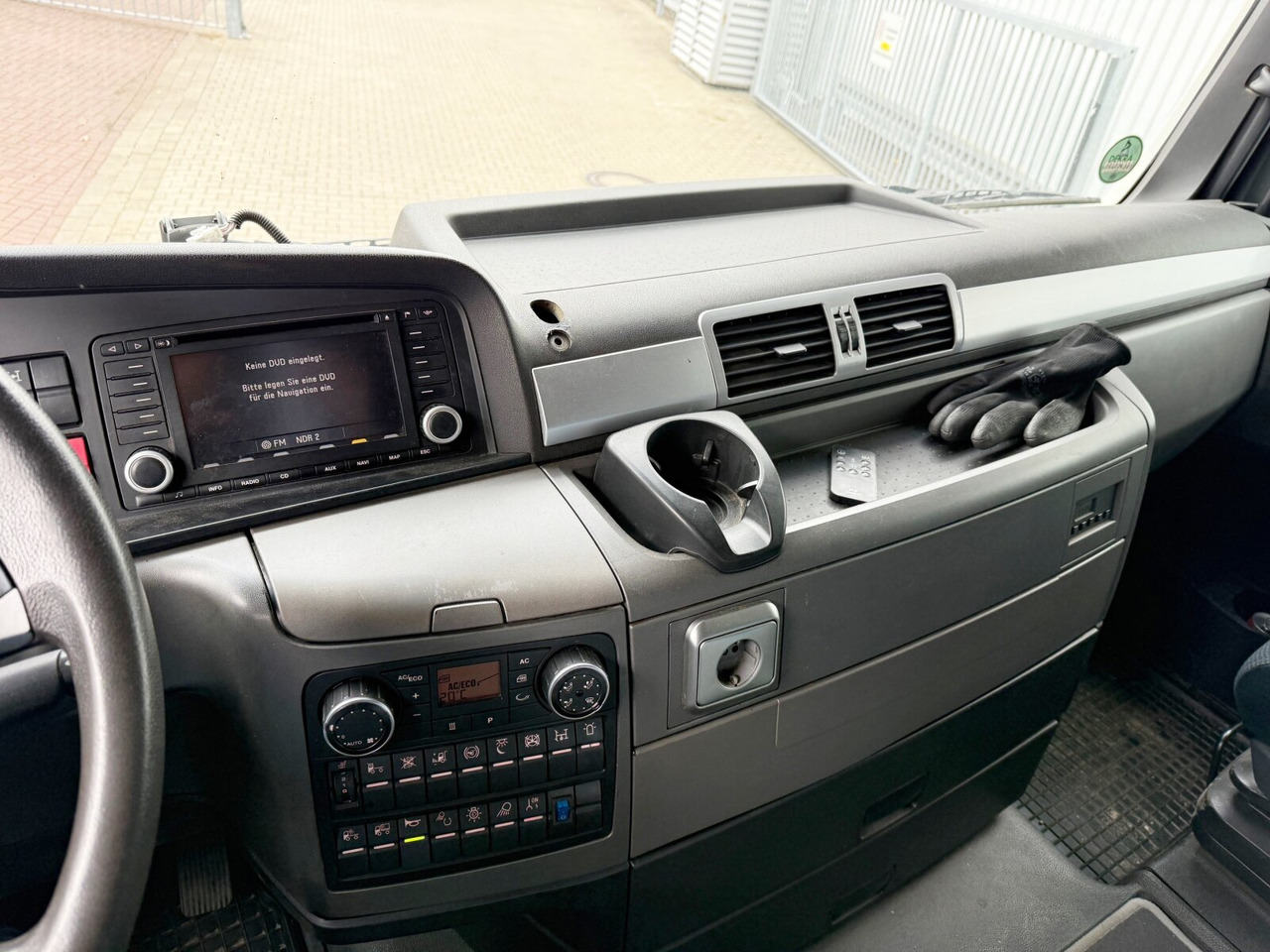 MAN TGX 26.480 6x4 BLS TGX 26.480 6x4 BLS, Retarder, XLX, Standklima, Hydraulik, zGG 90t - Gjysmë-kamion: foto 5 MAN TGX 26.480 6x4 BLS TGX 26.480 6x4 BLS, Retarder, XLX, Standklima, Hydraulik, zGG 90t - Gjysmë-kamion: foto 5