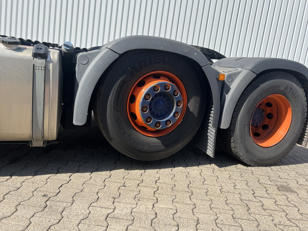 MAN TGX 26.500 6X2/4 BLS TGX 26.500 6X2/4 BLS, Intarder, Vorlauflenk-/lift, Standklima, XXL-Fahrerhaus - Gjysmë-kamion: foto 3 MAN TGX 26.500 6X2/4 BLS TGX 26.500 6X2/4 BLS, Intarder, Vorlauflenk-/lift, Standklima, XXL-Fahrerhaus - Gjysmë-kamion: foto 3