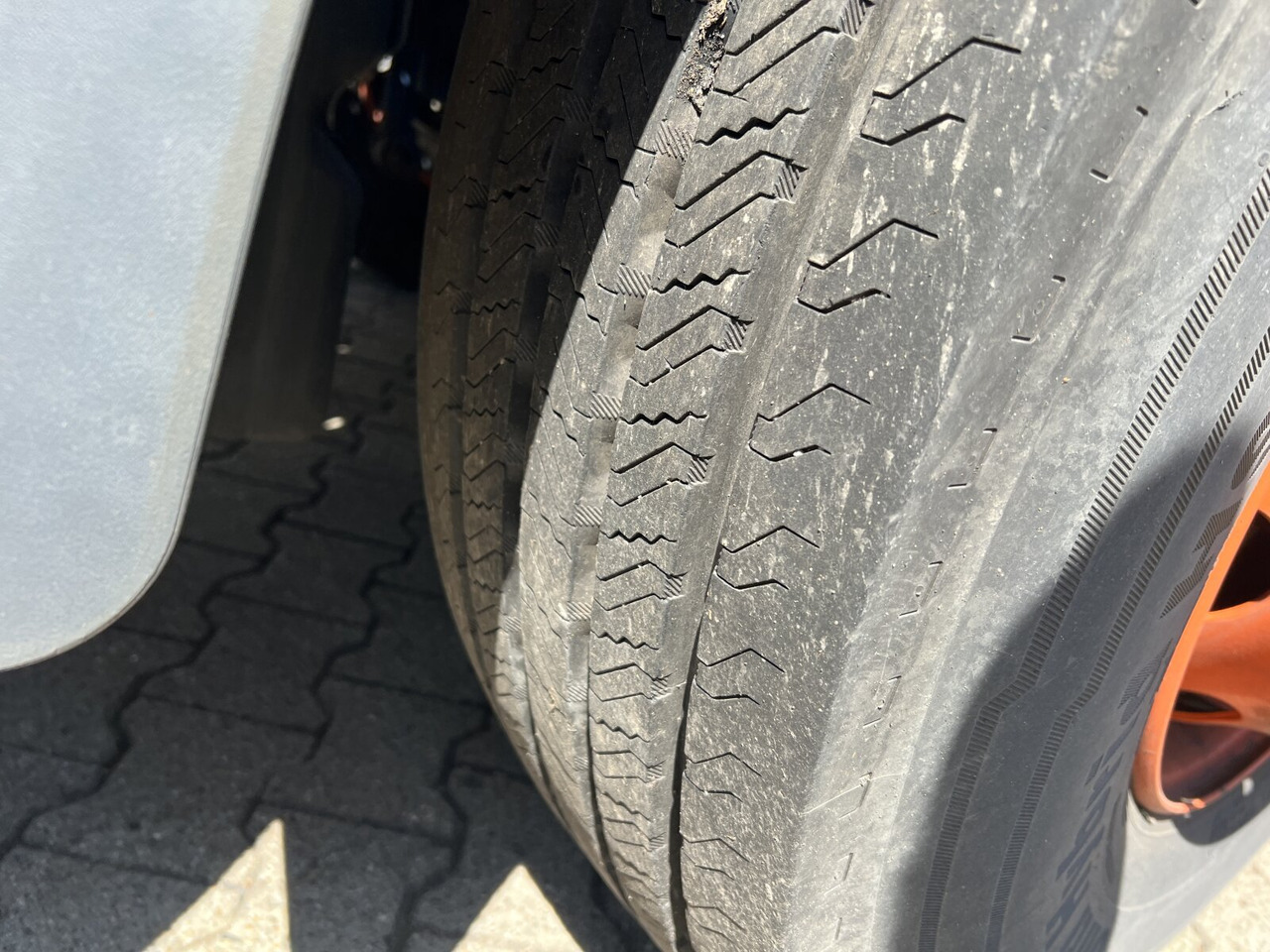 MAN TGX 26.500 6X2/4 BLS TGX 26.500 6X2/4 BLS, Intarder, Vorlauflenk-/lift, XXL-Fahrerhaus, 70t - Gjysmë-kamion: foto 3 MAN TGX 26.500 6X2/4 BLS TGX 26.500 6X2/4 BLS, Intarder, Vorlauflenk-/lift, XXL-Fahrerhaus, 70t - Gjysmë-kamion: foto 3