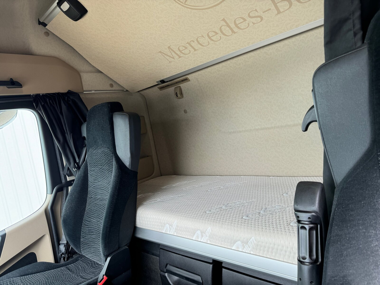 Mercedes-Benz Actros 1848 LS 4x2 Actros 1848 LS 4x2, Vollumer ,Retarder - Gjysmë-kamion: foto 4 Mercedes-Benz Actros 1848 LS 4x2 Actros 1848 LS 4x2, Vollumer ,Retarder - Gjysmë-kamion: foto 4