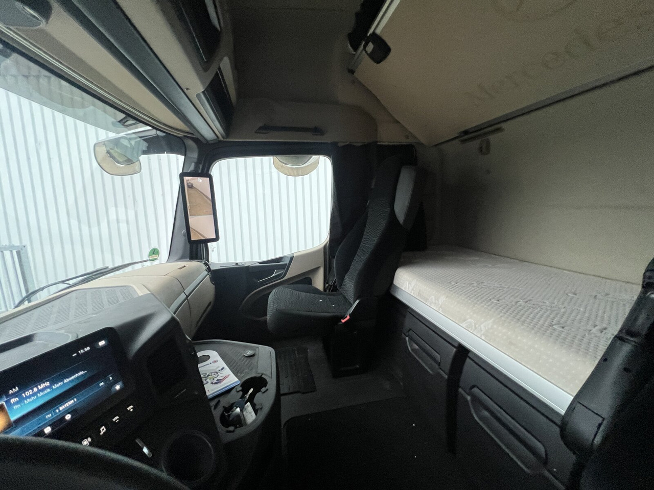 Mercedes-Benz Actros 1848 LS 4x2 Actros 1848 LS 4x2, Volumer, Retarder - Gjysmë-kamion: foto 3 Mercedes-Benz Actros 1848 LS 4x2 Actros 1848 LS 4x2, Volumer, Retarder - Gjysmë-kamion: foto 3