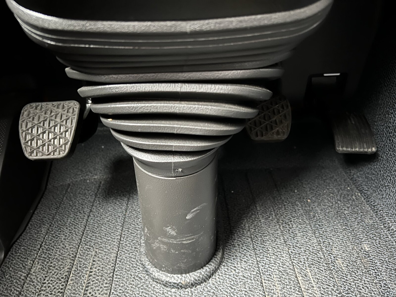 Mercedes-Benz Actros 2141 K 4x2 Actros 2141 K 4x2 - Gjysmë-kamion: foto 4 Mercedes-Benz Actros 2141 K 4x2 Actros 2141 K 4x2 - Gjysmë-kamion: foto 4