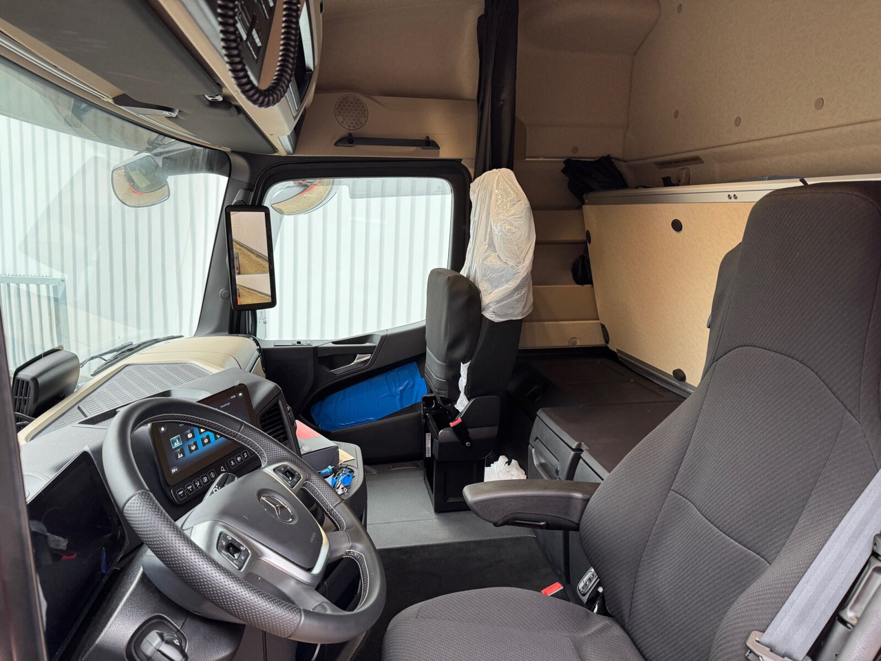Mercedes-Benz Actros 2648 LS 6x2 Actros 2648 LS 6x2, Retarder, Liftachse, MirrorCam, StreamSpace, Navi, LED - Gjysmë-kamion: foto 3 Mercedes-Benz Actros 2648 LS 6x2 Actros 2648 LS 6x2, Retarder, Liftachse, MirrorCam, StreamSpace, Navi, LED - Gjysmë-kamion: foto 3