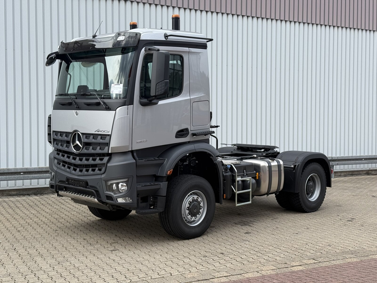 Mercedes-Benz Arocs 1853 AS 4x4 Arocs 1853 AS 4x4, Retarder, MultimediaCockpit, Navi - Gjysmë-kamion: foto 1 Mercedes-Benz Arocs 1853 AS 4x4 Arocs 1853 AS 4x4, Retarder, MultimediaCockpit, Navi - Gjysmë-kamion: foto 1