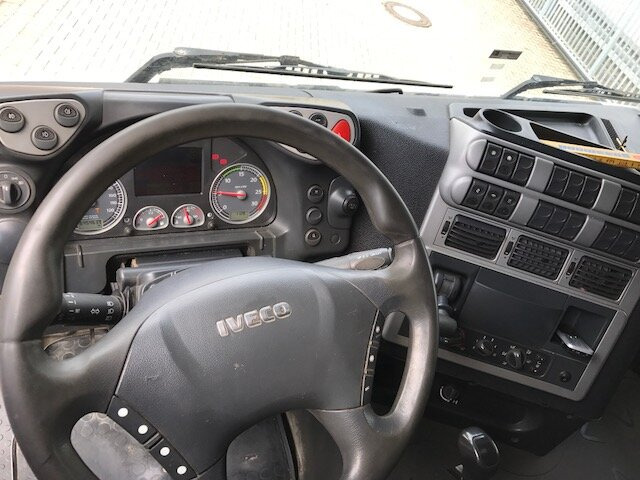 Stralis AS440S45 T/P 4x2 ONLY FOR SPAREPARTS!!! Stralis AS440S45 T/P 4x2 ActiveSpace - Gjysmë-kamion: foto 2 Stralis AS440S45 T/P 4x2 ONLY FOR SPAREPARTS!!! Stralis AS440S45 T/P 4x2 ActiveSpace - Gjysmë-kamion: foto 2