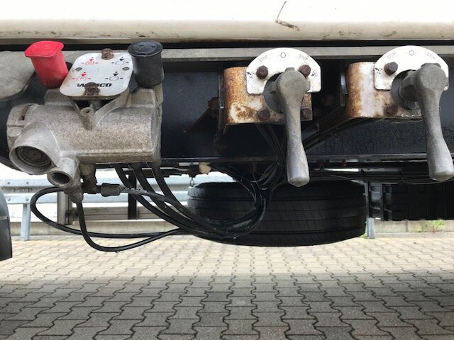 HDK 1860 HDK 1860 Hinterkippmulde ca. 28m³ mit Seperatmotor, eigene Hydraulik - Rimorkio vetëshkarkuese: foto 3 HDK 1860 HDK 1860 Hinterkippmulde ca. 28m³ mit Seperatmotor, eigene Hydraulik - Rimorkio vetëshkarkuese: foto 3