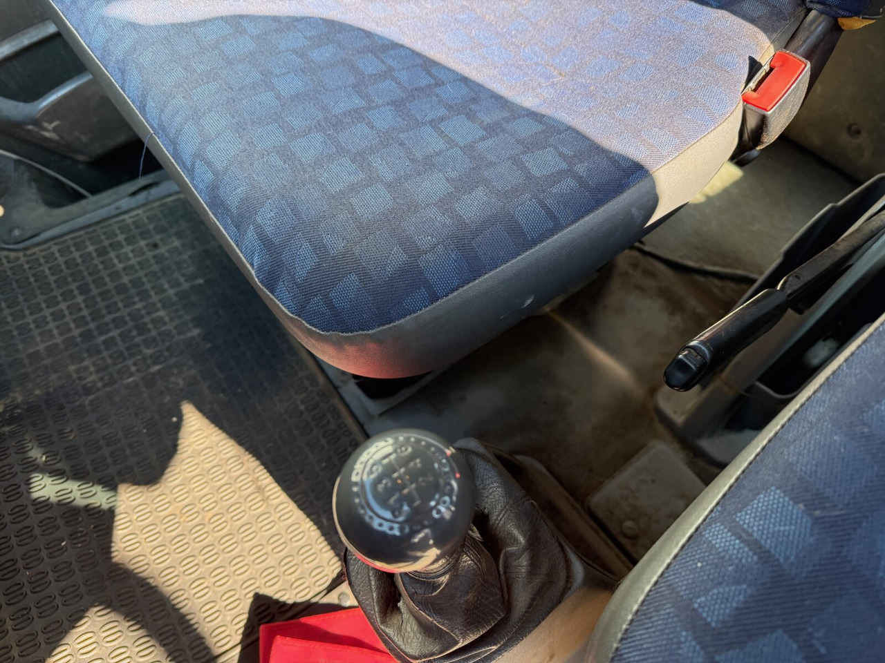 Iveco Daily 65C15D 4x2 Doka Daily 65C15D 4x2 Doka, Grüne Plakette, City-Abroller - Kamion vetëngarkues: foto 4 Iveco Daily 65C15D 4x2 Doka Daily 65C15D 4x2 Doka, Grüne Plakette, City-Abroller - Kamion vetëngarkues: foto 4