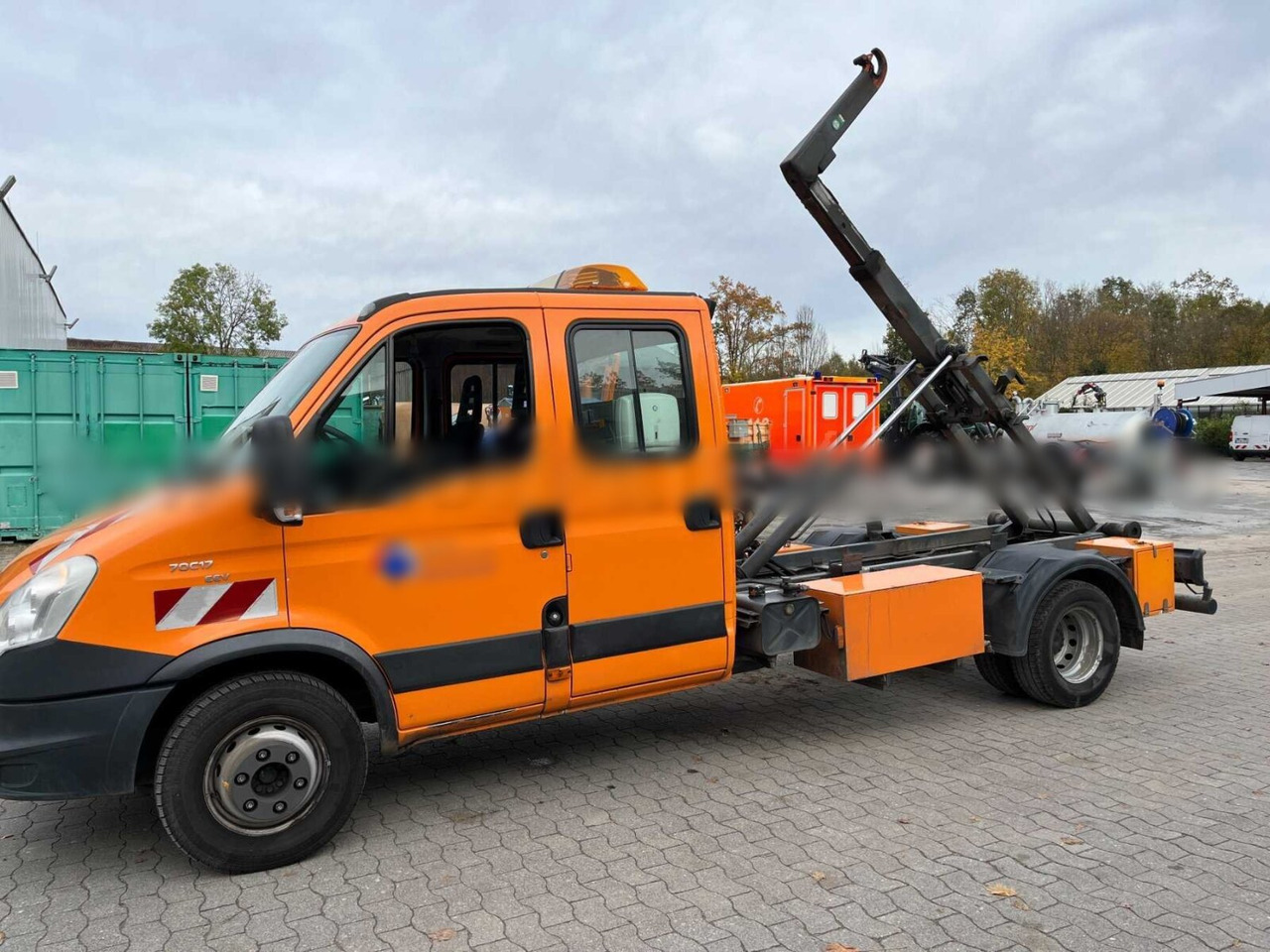 Iveco Daily 70C17 4x2 Doka Daily 70C17 4x2 Doka, EEV, Werkzeugschränke, City-Abroller - Kamion vetëngarkues: foto 1 Iveco Daily 70C17 4x2 Doka Daily 70C17 4x2 Doka, EEV, Werkzeugschränke, City-Abroller - Kamion vetëngarkues: foto 1
