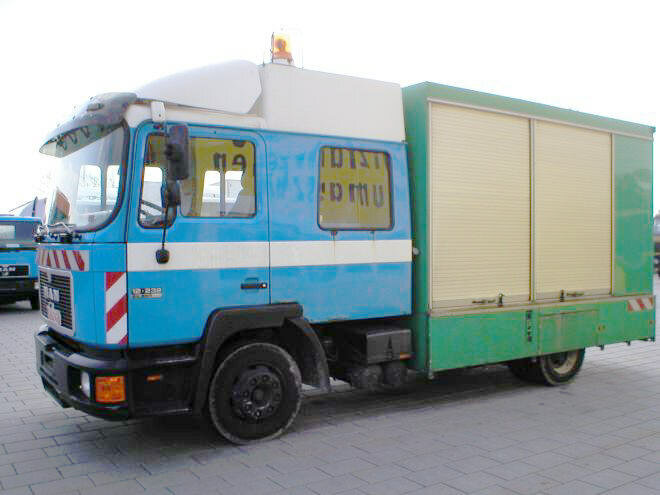 MAN M02 12.232 4x2 Spülwagen - Kamioni: foto 1 MAN M02 12.232 4x2 Spülwagen - Kamioni: foto 1