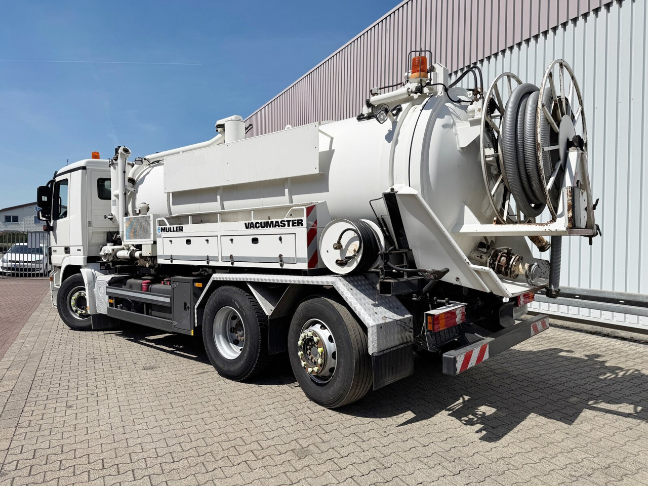 Mercedes-Benz Actros 2541 L 6x2 Actros 2541 L 6x2, Müller Saug-/Spülwagen ca. 12m³, Widi-Platte, Lift-/Lenkachse - Kamioni: foto 5 Mercedes-Benz Actros 2541 L 6x2 Actros 2541 L 6x2, Müller Saug-/Spülwagen ca. 12m³, Widi-Platte, Lift-/Lenkachse - Kamioni: foto 5