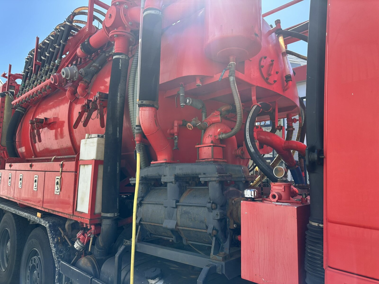 Mercedes-Benz Actros 3246 L 8x2 Actros 3246 L 8x2, Hellmers Saug- und Spülwagen ca. 15m³ - Kamioni: foto 2 Mercedes-Benz Actros 3246 L 8x2 Actros 3246 L 8x2, Hellmers Saug- und Spülwagen ca. 15m³ - Kamioni: foto 2