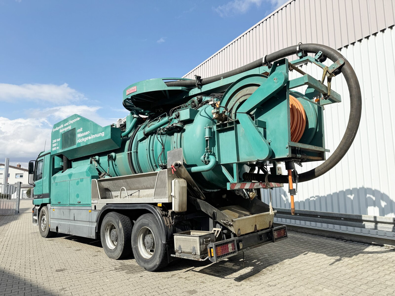 Mercedes-Benz Actros 3348 6x4 Actros 3348 6x4, V8, Kroll Saug-/Spülwagen ca. 14m³, Wasserrückgewinnung, Funk - Kamioni: foto 3 Mercedes-Benz Actros 3348 6x4 Actros 3348 6x4, V8, Kroll Saug-/Spülwagen ca. 14m³, Wasserrückgewinnung, Funk - Kamioni: foto 3
