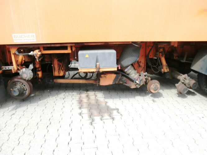 Lizingu i MAN M03 14.152 4x2 M03 14.152 4x2, Schienenkehrmaschine MAN M03 14.152 4x2 M03 14.152 4x2, Schienenkehrmaschine: foto 10 Lizingu i MAN M03 14.152 4x2 M03 14.152 4x2, Schienenkehrmaschine MAN M03 14.152 4x2 M03 14.152 4x2, Schienenkehrmaschine: foto 10