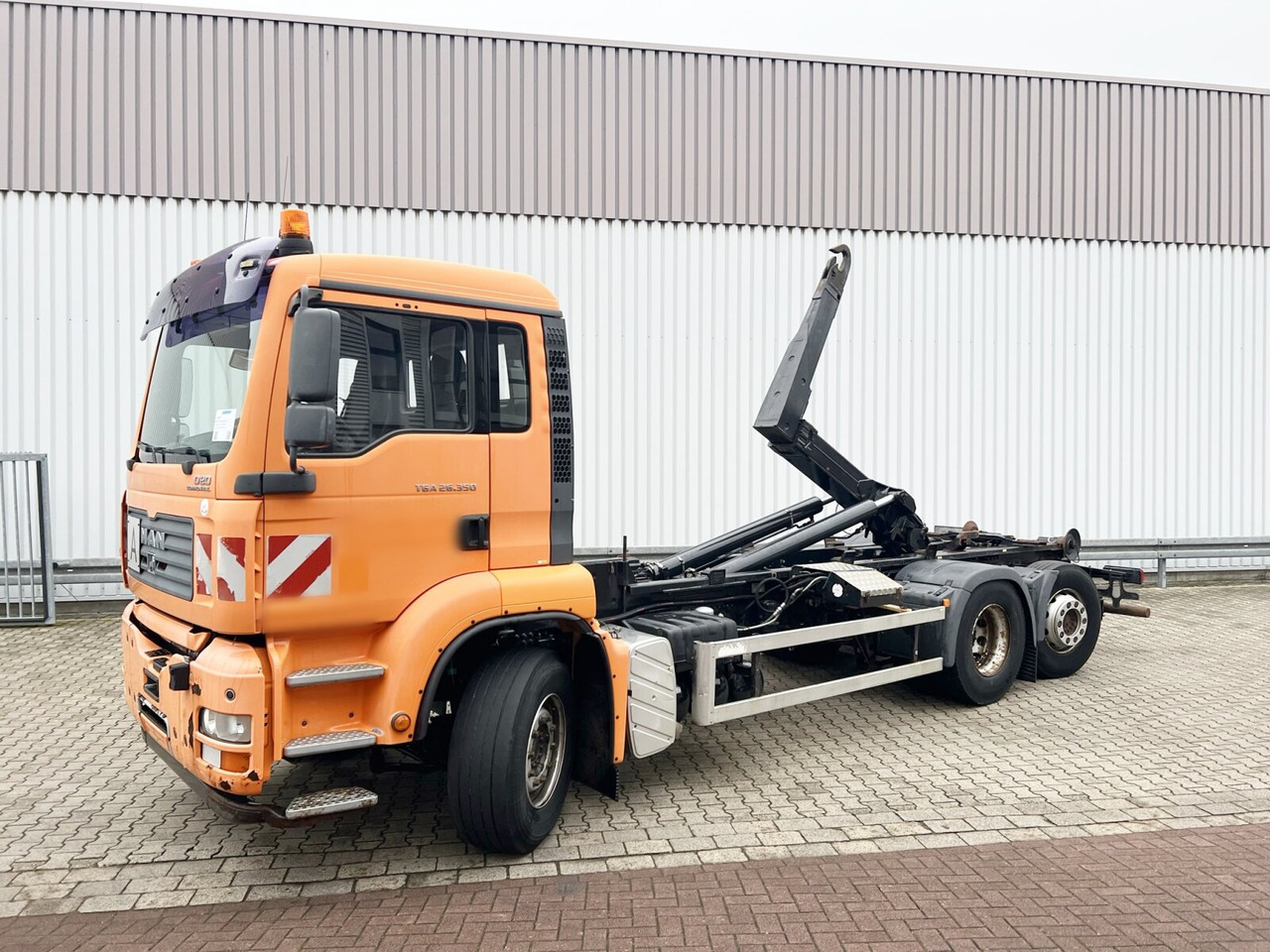 MAN TGA 26.350 6x2-2 BL TGA 26.350/400 6x2-2 BL, Lenk-/Liftachse - Kamion vetëngarkues: foto 1 MAN TGA 26.350 6x2-2 BL TGA 26.350/400 6x2-2 BL, Lenk-/Liftachse - Kamion vetëngarkues: foto 1