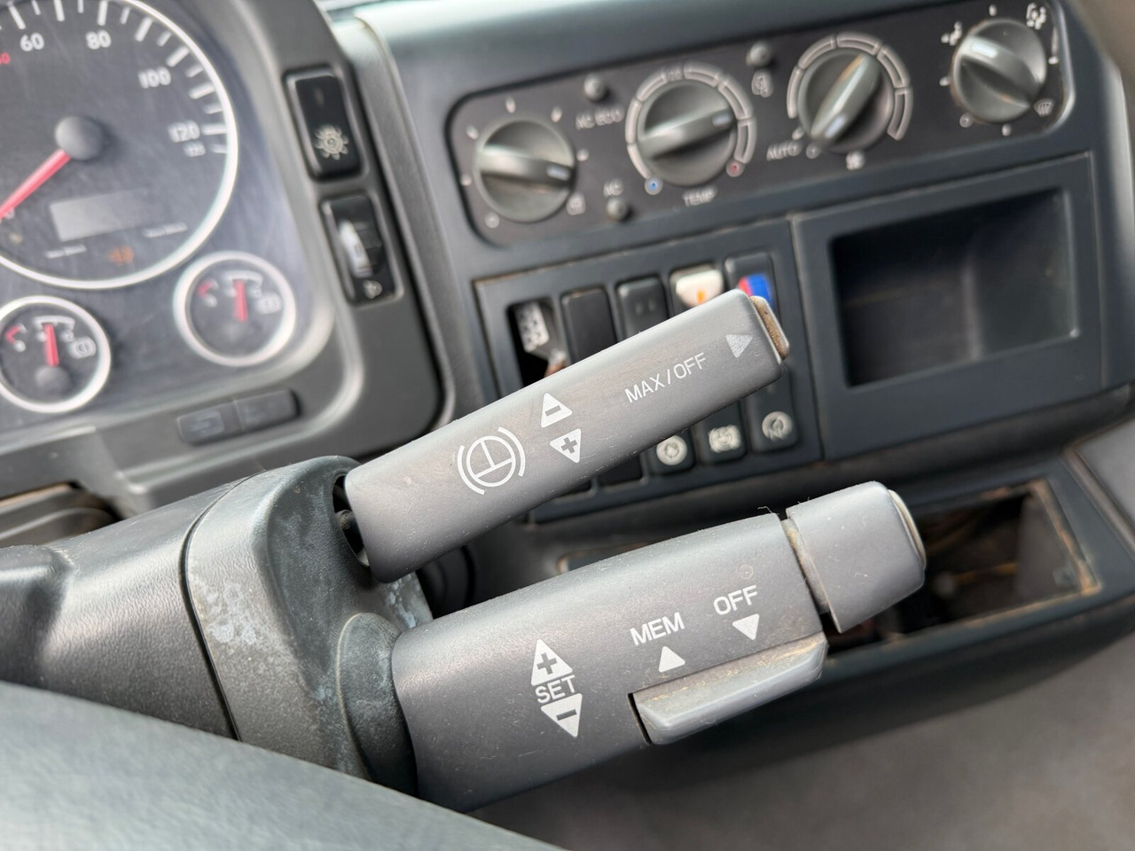 MAN TGA 26.400 6X4 BB TGA 26.400 6X4 BB, Intarder - Kamion vetëshkarkues: foto 5 MAN TGA 26.400 6X4 BB TGA 26.400 6X4 BB, Intarder - Kamion vetëshkarkues: foto 5