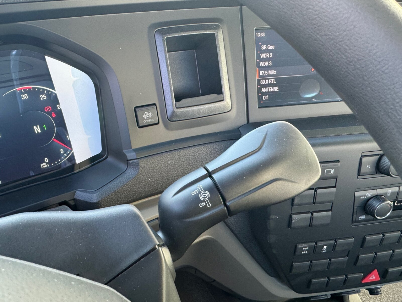 MAN TGL 8.190 4x2 BB CH TGL 8.190 4x2 BB CH, Nebenantrieb, 2x VORHANDEN - Kamion kabinë-shasi: foto 5 MAN TGL 8.190 4x2 BB CH TGL 8.190 4x2 BB CH, Nebenantrieb, 2x VORHANDEN - Kamion kabinë-shasi: foto 5