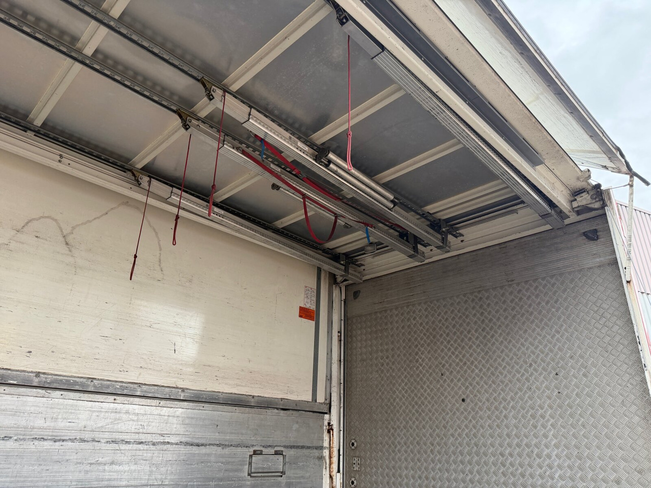 MAN TGM 22.290 6x2-4 LL TGM 22.290 6x2-4 LL, EEV, Lenkachse, 2x AHK, Getränkekoffer, LBW MBB - Kamion vagonetë: foto 3 MAN TGM 22.290 6x2-4 LL TGM 22.290 6x2-4 LL, EEV, Lenkachse, 2x AHK, Getränkekoffer, LBW MBB - Kamion vagonetë: foto 3