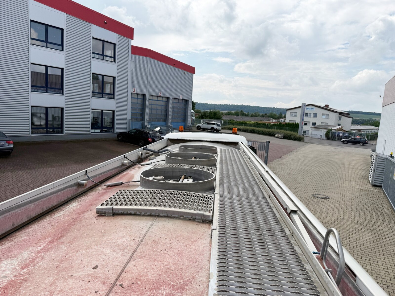 MAN TGS 26.400 6x2-4 BL TGS 26.400 6x2-4 BL, Liftachse, ADR, Esterer Tank ca. 20.030l, 3 Kammern, Funk - Autobot: foto 2 MAN TGS 26.400 6x2-4 BL TGS 26.400 6x2-4 BL, Liftachse, ADR, Esterer Tank ca. 20.030l, 3 Kammern, Funk - Autobot: foto 2
