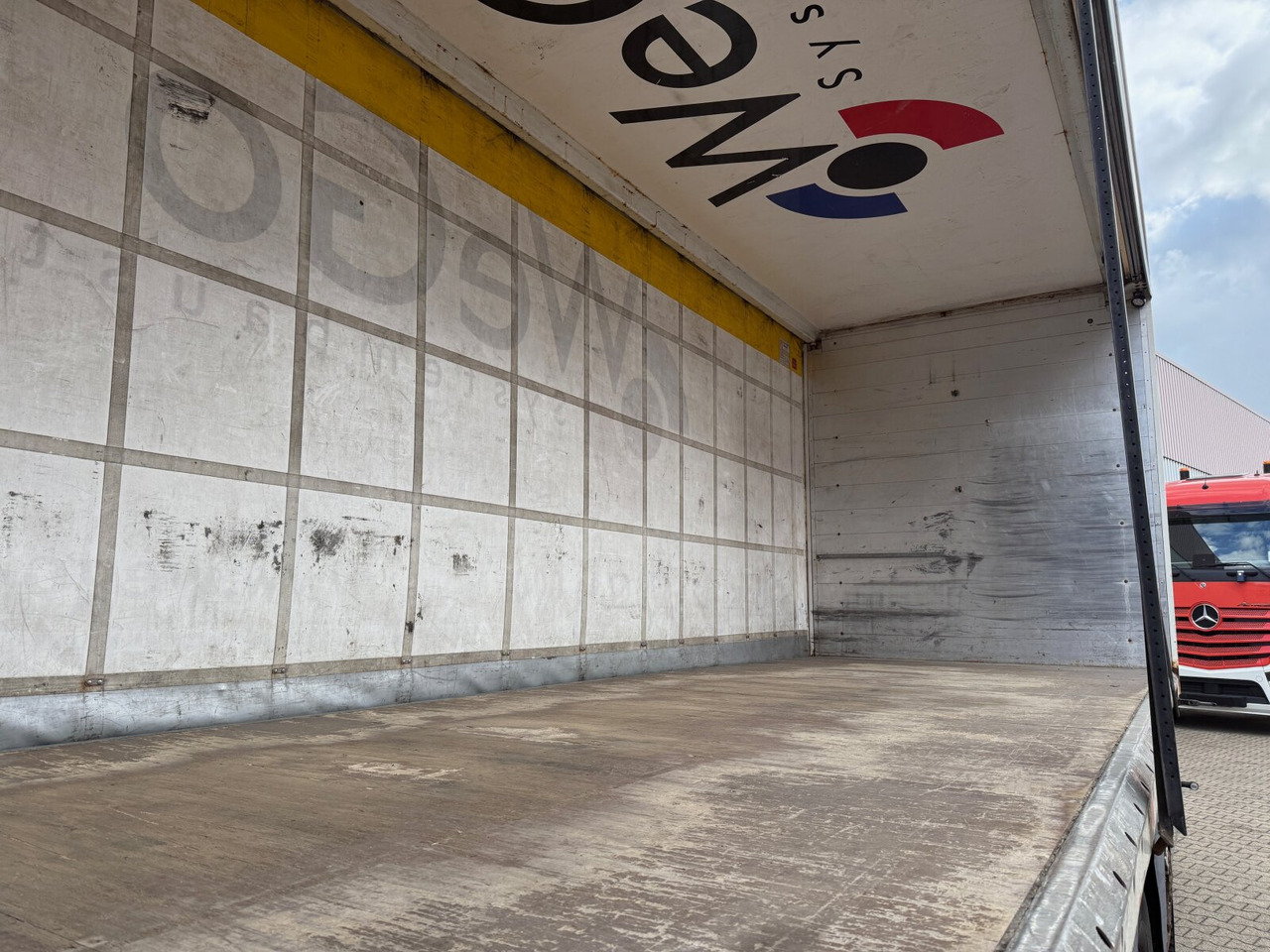 MAN TGS 26.400 6x2-4 LL TGS 26.400 6x2-4 LL, Lenk-/Lift, Hubdach - Kamion me karroceri të hapur, Kamion me vinç: foto 2 MAN TGS 26.400 6x2-4 LL TGS 26.400 6x2-4 LL, Lenk-/Lift, Hubdach - Kamion me karroceri të hapur, Kamion me vinç: foto 2