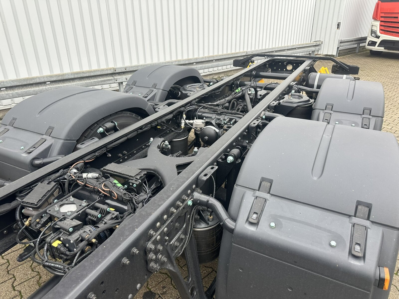 MAN TGS 26.440 6x2-4 LL CH TGS 26.440 6x2-4 LL CH, Lenk-/Liftachse, Navi, LED - Kamion kabinë-shasi: foto 3 MAN TGS 26.440 6x2-4 LL CH TGS 26.440 6x2-4 LL CH, Lenk-/Liftachse, Navi, LED - Kamion kabinë-shasi: foto 3