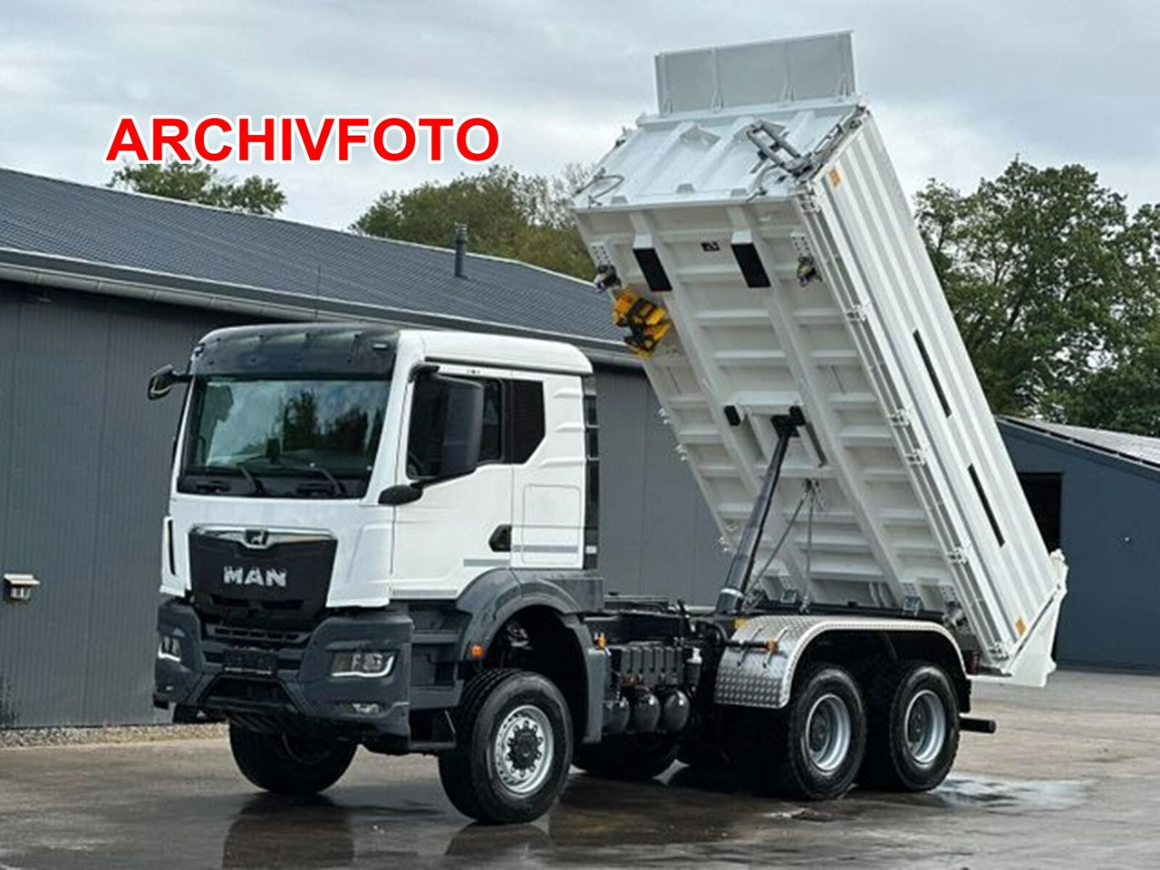 MAN TGS 26.470 6x6 BB TGS 26.470 6x6 BB, Hohe Bauart, Navi, Motorabtrieb, Bordmatik - Kamion vetëshkarkues: foto 1 MAN TGS 26.470 6x6 BB TGS 26.470 6x6 BB, Hohe Bauart, Navi, Motorabtrieb, Bordmatik - Kamion vetëshkarkues: foto 1