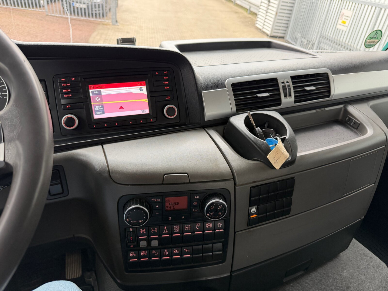 MAN TGS 26.480 6x4 BL TGS 26.480 6x4 BL, Motorabtrieb, Navi, Intarder, Hyva 20.60 S - Kamion vetëngarkues: foto 5 MAN TGS 26.480 6x4 BL TGS 26.480 6x4 BL, Motorabtrieb, Navi, Intarder, Hyva 20.60 S - Kamion vetëngarkues: foto 5