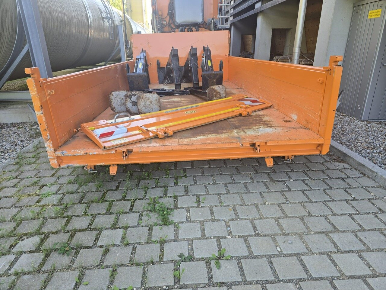 MAN TGS 28.400 6x4-4 BL TGS 28.400 6x4-4 BL, EEV, Lenk-/Liftachse, Wechselsystem Kipper/Salzsteuer - Kamion vetëshkarkues: foto 3 MAN TGS 28.400 6x4-4 BL TGS 28.400 6x4-4 BL, EEV, Lenk-/Liftachse, Wechselsystem Kipper/Salzsteuer - Kamion vetëshkarkues: foto 3