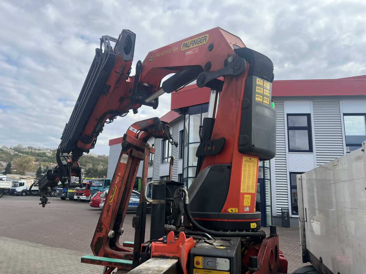 MAN TGS 35.440 8x4 BL TGS 35.440 8x4 BL, Navi, Heckkran Palfinger PK42002 SH-F + Jip PJ 060 B, 24,9m-730kg, Funk - Kamion me vinç, Kamion me karroceri të hapur: foto 2 MAN TGS 35.440 8x4 BL TGS 35.440 8x4 BL, Navi, Heckkran Palfinger PK42002 SH-F + Jip PJ 060 B, 24,9m-730kg, Funk - Kamion me vinç, Kamion me karroceri të hapur: foto 2