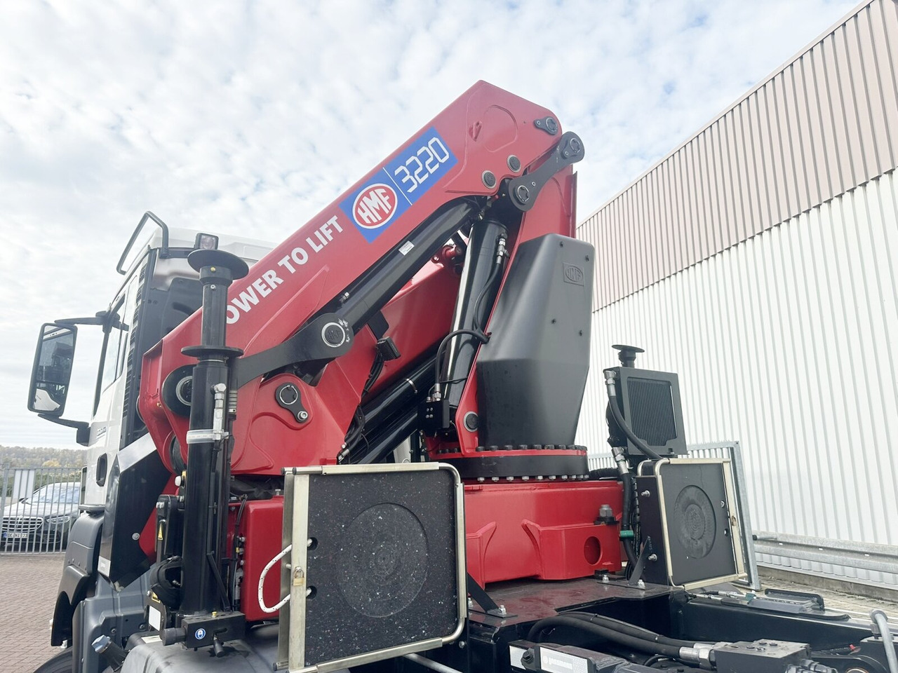 MAN TGS 35.480 8X4 BL TGS 35.480 8X4 BL, Intarder, Kran HMF 3220-K6, 4-fach Abstützung, Funk - Kamion vetëngarkues, Kamion me vinç: foto 2 MAN TGS 35.480 8X4 BL TGS 35.480 8X4 BL, Intarder, Kran HMF 3220-K6, 4-fach Abstützung, Funk - Kamion vetëngarkues, Kamion me vinç: foto 2