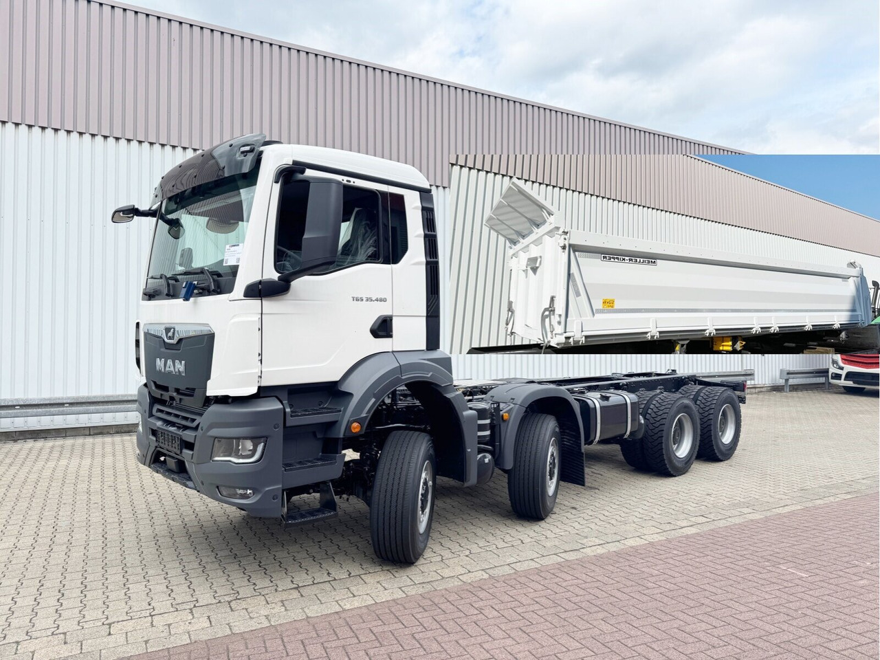 MAN TGS 35.480 8x8 BB CH TGS 35.480 8x8 BB CH, Hohe Bauart, Nebenantrieb - Kamion vetëshkarkues: foto 1 MAN TGS 35.480 8x8 BB CH TGS 35.480 8x8 BB CH, Hohe Bauart, Nebenantrieb - Kamion vetëshkarkues: foto 1