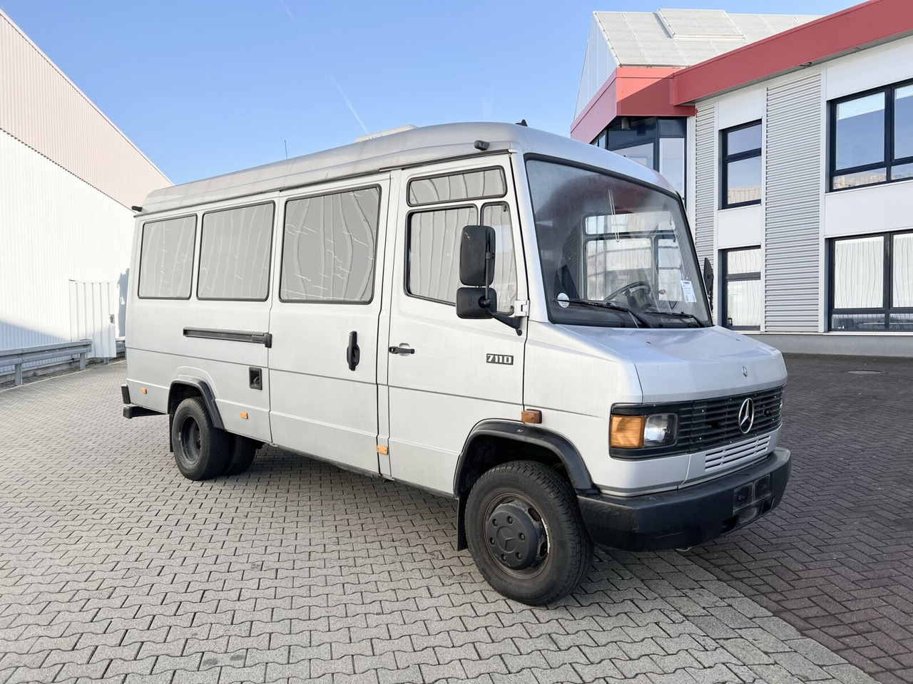 Lizingu i Mercedes-Benz 711 D-KA 4x2 711 D-KA 4x2, Standklima, 11-Sitze, 2 x on stock Mercedes-Benz 711 D-KA 4x2 711 D-KA 4x2, Standklima, 11-Sitze, 2 x on stock: foto 10 Lizingu i Mercedes-Benz 711 D-KA 4x2 711 D-KA 4x2, Standklima, 11-Sitze, 2 x on stock Mercedes-Benz 711 D-KA 4x2 711 D-KA 4x2, Standklima, 11-Sitze, 2 x on stock: foto 10