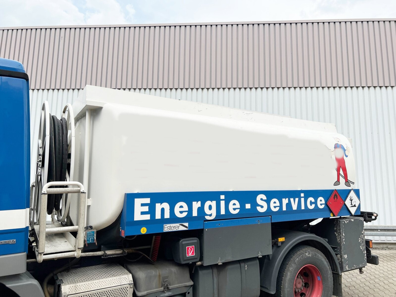 Mercedes-Benz Actros 1841 L 4x2 Actros 1841 L 4x2, Esterer-Tankaufbau, 3 Kammern, 14.000l, ADR - Autobot: foto 5 Mercedes-Benz Actros 1841 L 4x2 Actros 1841 L 4x2, Esterer-Tankaufbau, 3 Kammern, 14.000l, ADR - Autobot: foto 5