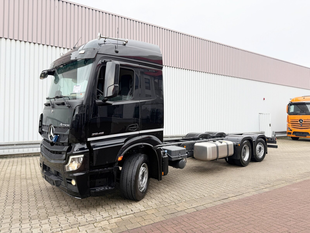 Mercedes-Benz Actros 2546 L 6x2 Actros 2546 L 6x2, Retarder, Lenk-/Liftachse, MultimediaCockpit, StreamSpace - Kamion kabinë-shasi: foto 1 Mercedes-Benz Actros 2546 L 6x2 Actros 2546 L 6x2, Retarder, Lenk-/Liftachse, MultimediaCockpit, StreamSpace - Kamion kabinë-shasi: foto 1