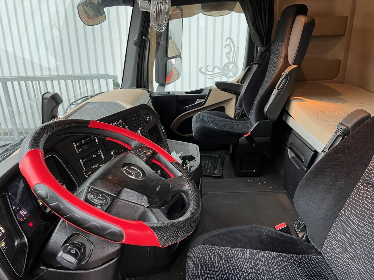 Mercedes-Benz Actros 2548 L 6x2 Actros 2548 L 6x2, Retarder, Liftachse, StreamSpace, 2-Seiten-Getreidekipper - Kamion vetëshkarkues: foto 3 Mercedes-Benz Actros 2548 L 6x2 Actros 2548 L 6x2, Retarder, Liftachse, StreamSpace, 2-Seiten-Getreidekipper - Kamion vetëshkarkues: foto 3