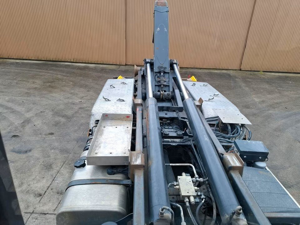 Mercedes-Benz Actros 2644 LK 6x4 Actros 2644 LK 6x4 VDL Abrollanlage - Kamion vetëngarkues: foto 4 Mercedes-Benz Actros 2644 LK 6x4 Actros 2644 LK 6x4 VDL Abrollanlage - Kamion vetëngarkues: foto 4